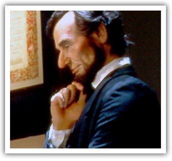 Abraham Lincoln posing (http://www.enjoyillinois.com/_resources/images/MainImage_Lincoln.jpg)