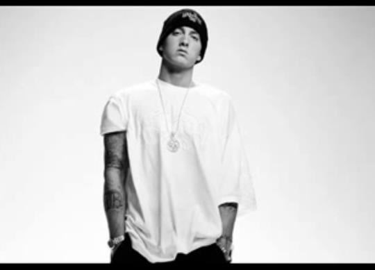 Eminem (http://www.music-eminem.com/images/eminem-relapse.jpg)