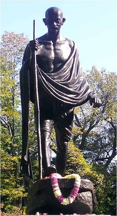 Immortalizing Gandhi Statue (blog.cleveland.com)