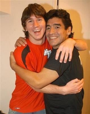 Messi stands with Argentina soccer legend Diego M (http://www.messi-maradona.com/)