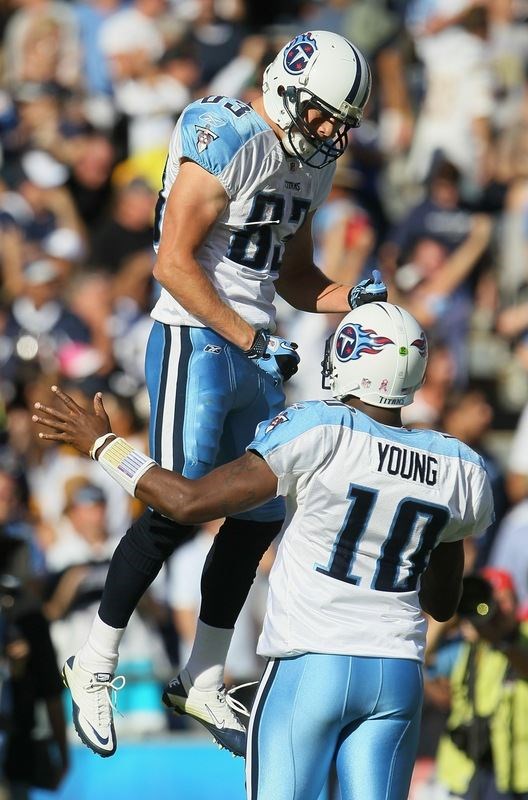 Marc Mariani and Vince Young (http://d.yimg.com/a/p/sp/getty/fc/fullj.40bab9b0cb4a411d10913496c3b07b10/40bab9b0cb4a411d10913496c3b07b10-getty-98706456jg014_tennessee_tit.jpg)