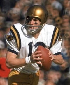 Staubach rolls out while playing for Navy. (http://www.sikids.com)
