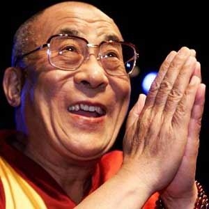 Tenzin Gyatso smiling (kenlauher.com)