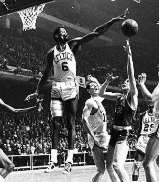 Russell (#6) blocking a shot. (http://www.levintel.com/wp-content/uploads/2009/02/bill-russell-thumb.jpg)