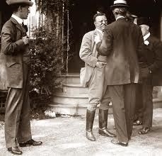 Theodore Roosevelt - Diplomat (http://www.old-picture.com/american-history-1900-1930s/Roosevelt-Theodore-home-at.htm)