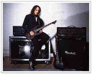 Kirk Hammett in his later years with his Signature Series (www.guitarvibe.com)