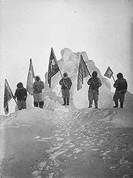 Matthew Henson and four other reach the North Pole