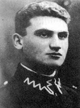 Tuvia in his Polish army uniform (http://www.j-grit.com/resisters-tuvia-bielski-partisan-leader.php)