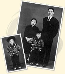 Childhood Picture of Chan and His Parents (http://jackiechan.com/)