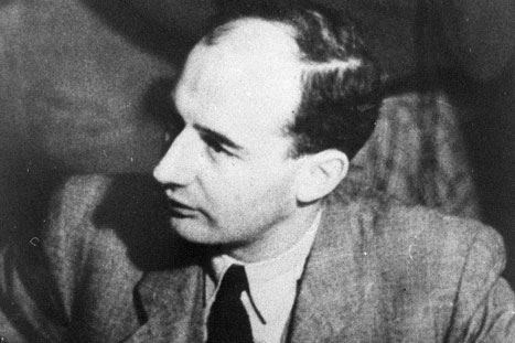 The last known picture of Raoul Wallenberg (http://raoulwallenberg.us/right/newsroom/Raoul_Wallenberg_214082a.jpg)