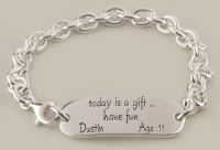 Dustin's bracelet (http://dying.about.com/od/recommendedresources/fr/bracelet_hospic.htm)