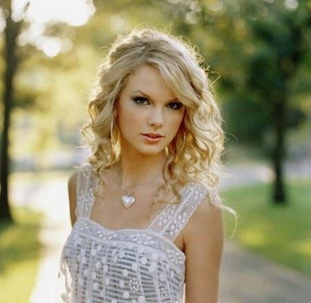 Photo of Taylor Swift (www.google.com ())