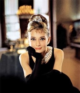 Audrey Hepburn (http://houseoflavandeblog.blogspot.com/2012/03/audrey-hepburn.html)