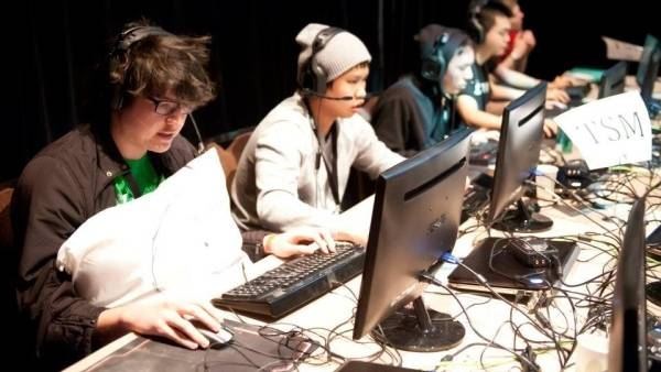 Dyrus, Reginald, TheOddOne, and Xpecial (http://competitive.euw.leagueoflegends.com/article/ipl-4-recap-tournament-rocks-sin-city )