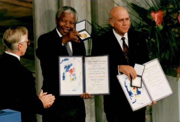 Nelson Mandela receives nobel peace prize (https://www.awesomestories.com/asset/view/Mandela-and-de-Klerk-Share-Nobel-Peace-Prize)