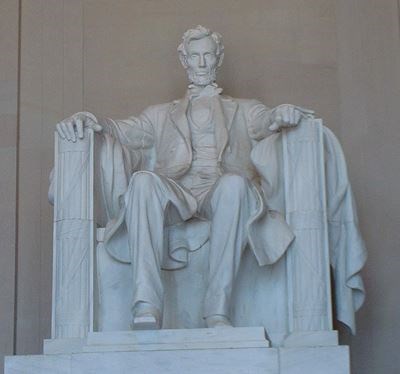 Statue of Abraham Lincoln (www.yeodoug.com (Daniel Chester French))