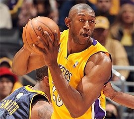 http://www.lakermania.com/wp-content/uploads/2008/ (www.lakermania.com)