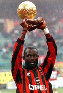 George Weah with the Ballorn D'or  (International Business Times)