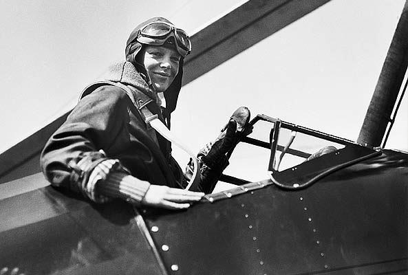 Amelia Earhart female Pilot (http://www.scholastic.com/content/images/articles/ ())