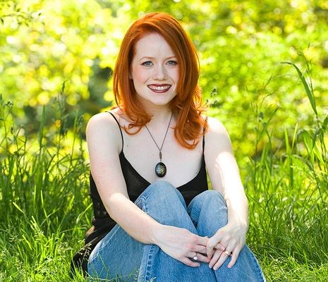 Bestselling Author Richelle Mead (www.penguin.com ())