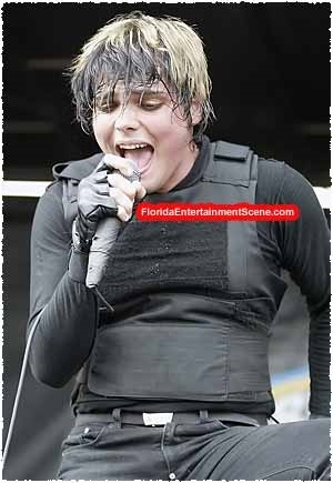 Gerard Way<br> (http://www.floridaentertainment<br>scene.com/GW546.jpg)