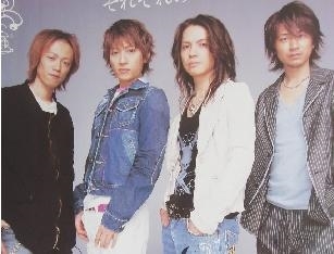 Current L'Arc~en~Ciel (yukihiro, tetsu, hyde, ken) (larcology.proboards38.com)