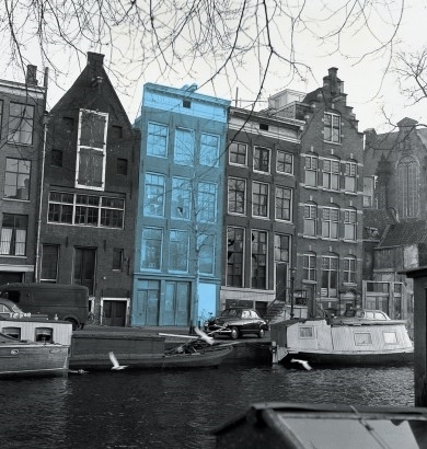 <a href=http://www.annefrank.org/content.asp?pid=1&lid=2>Frank's Neighborhood</a>