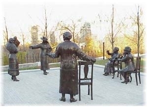 Ladies on Parliament  Hill (www.parliamenthill.gc.ca)