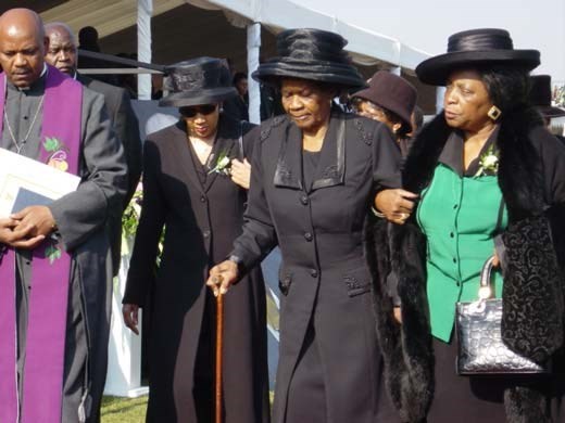 Sisulu's widow, Albertina Sisulu left (http://allafrica.com/photoessay/sisulu/photo2.html)