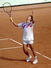 Michael at the 1989 French Open. (http://assets.espn.go.com/<br>photo/2007/1008/ten_g_chang_195.jpg)