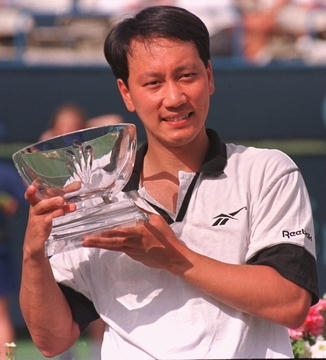  (http://themanmc.tripod.com/trophy.jpg)