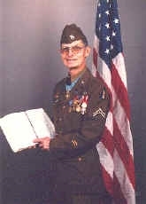 Desmond Doss in his older years with a Bible. (http://www.cma.8m.net/doss_portrait.jpg)