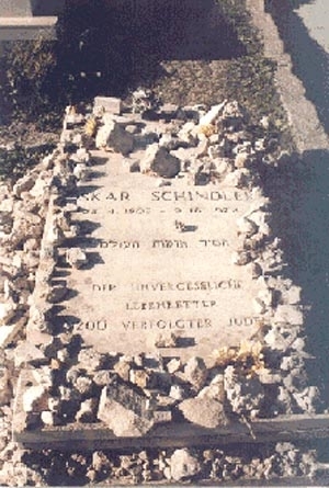 Schindler's grave (http://www.israeljerusalem.com)