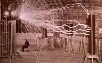 Nikola in lab with Tesla Coil (Google pics)