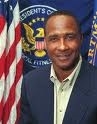 Lynn Swann in his presidential picture. (http://www.fitness.gov/50thanniversary/toolkit-photos-firstfiftyyears.htm)