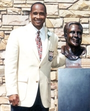 Lynn Swann being inducted into the Football Hall  (http://www.profootballhof.com/assets/hof/Swann_Lynn_Induction_180-220.jpg)