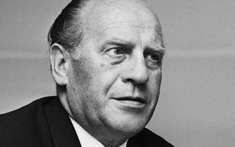 Oskar Schindler ( (Bettmann/CORBIS))