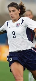 Mia playing soccer (http://www.dosomething.org/blog/chatterbox/change-maker-womens-history-mia-hamm ())