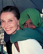 Audrey working for UNICEF (http://www.unicef.org/people/people_audrey_hepburn.html ())
