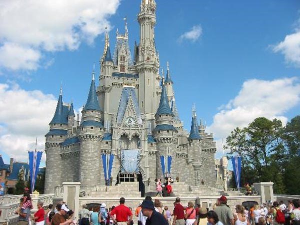 Disney World Resort (http://www.bestindonesiantravel.com (Taken by employees of Bestindonesian Travel Company))