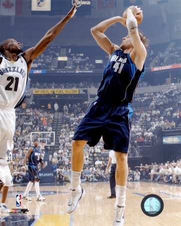  (http://cache2.artprintimages.com/p/LRG/20/2032/Z2E4D00Z/art-print/dirk-nowitzki.jpg ())