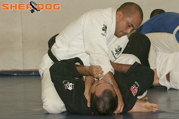 Brazillian Juijitsu (http://oklahomajiujitsu.com/wp-content/uploads/2011/03/54692.jpg (http://oklahomajiujitsu.com/wp-content/uploads/2011/03/54692.jpg))