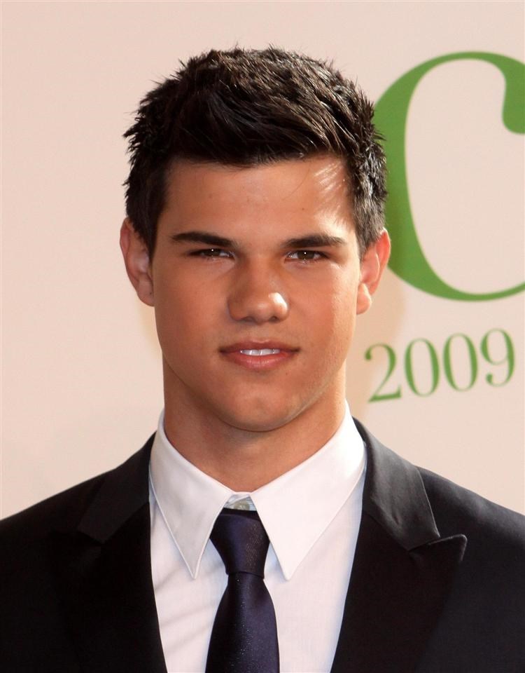 Taylor Lautner 2009 (perfectpeople.net (perfectpeople.net))