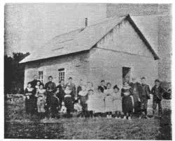 School house (https://www.k12.gov.sk.ca/docs/francais/fransk/schumaines/6e/u3/a1c.html ())