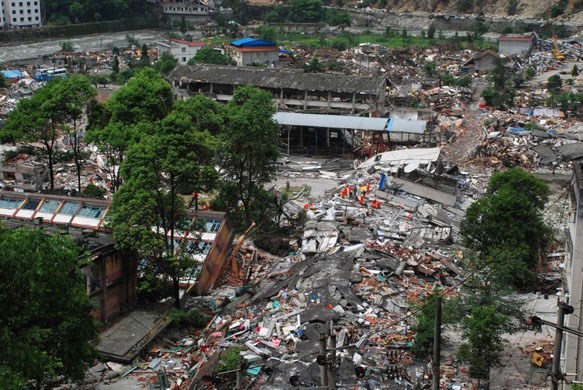 The town of YingXiu, after the earthquake. (http://www.guardian.co.uk/world/gallery/2008/may/20/china.chinaearthquake (Jonathan Watts))