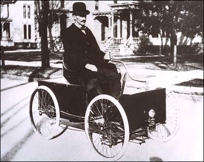 Henry Fords First Car (http://www.hfmgv.org/exhibits/hf/quad.jpg ())