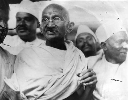 Gandhi leading the Salt March (http://www.answers.com/topic/gandhi-leads-the-salt (Central Press))