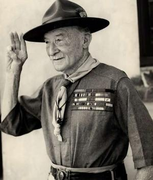 Powell in scout uniform and gives scout sign (http://1stclaremont.org.za/our-history/the-founder (1st Claremont Scouts))