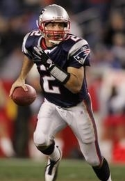 Doug Flutie playing football for New England. (www.gonzoville.com)