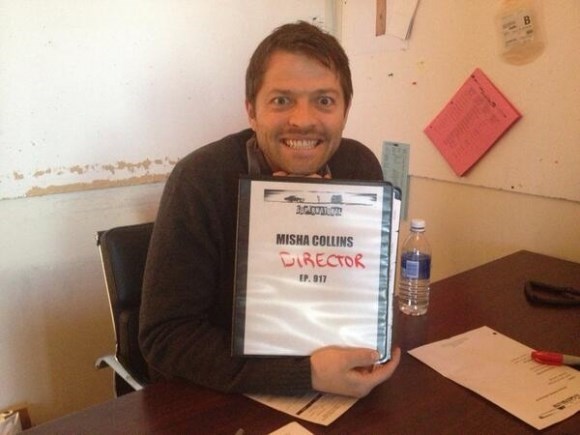 Misha Collins prepares to direct E.17 Supernatural ((Enstarz) (Vanessa Frith))